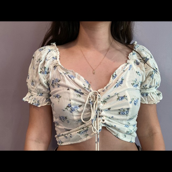 AE Off-the-shoulder lace-up top NWT - Picture 5 of 7